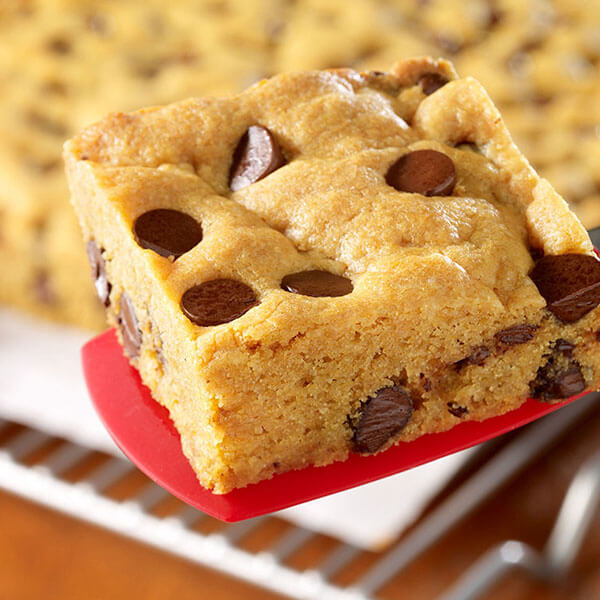 SKIPPY® Easy Peanut Butter Cookie Bars / Barras fáciles de galleta con mantequilla de maní