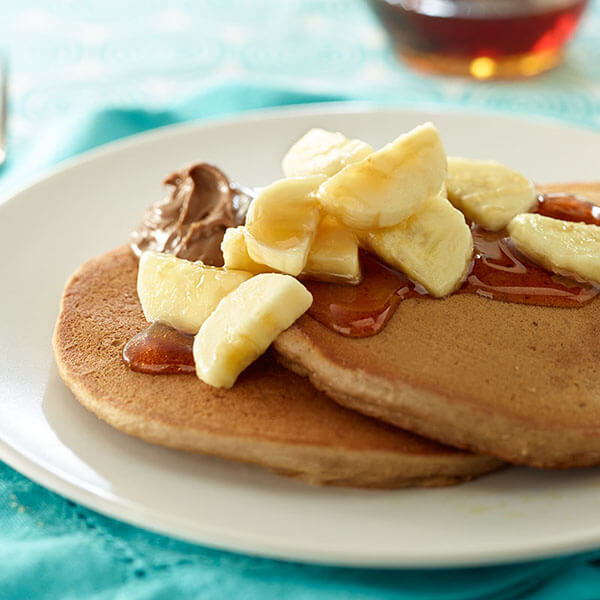 SKIPPY® Nutty Banana Pancakes / Panqueques de banana con nuez