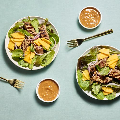 SKIPPY® Beef and Mango Salad with Peanut Dressing / Carne y ensalada de mango con aderezo de maní